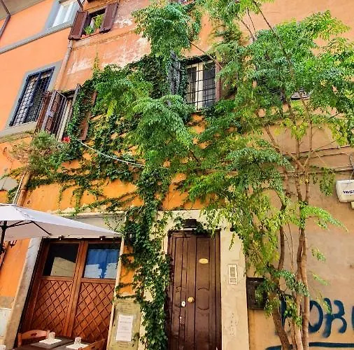 Santa Maria In Trastevere Holiday Rome