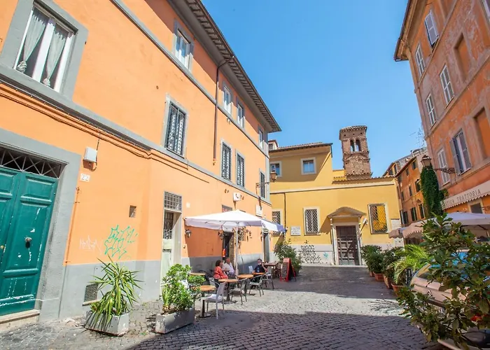 Santa Maria In Trastevere Holiday *